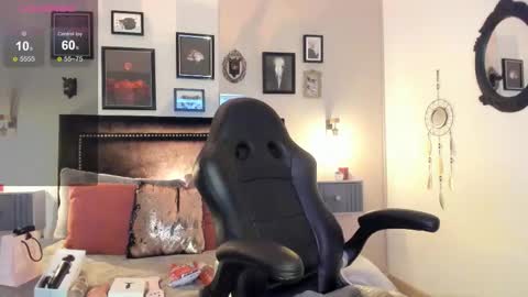 Snapshot of lara_madisson chatting on September 12, 12:22 am Lara Madisson online show from September 12, 12:22 am