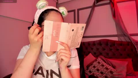 Snapshot of lara_madisson chatting on April 24, 7:33 am Lara Madisson online show from April 24, 7:33 am