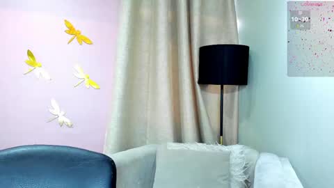      700  200   online show from February 9, 12:08 pm