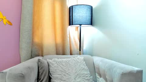      700  200   online show from February 28, 3:15 pm