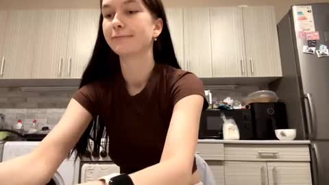 lara online show from March 15, 9:32 pm