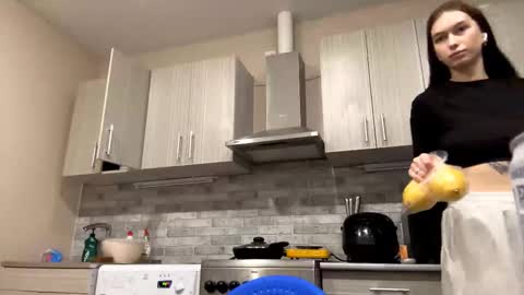 lara online show from March 26, 6:13 pm