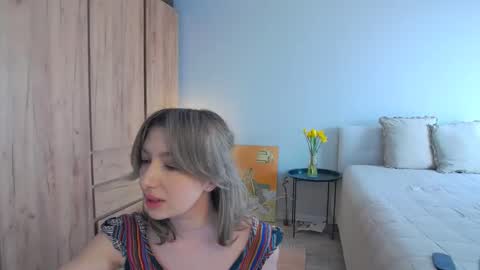 Snapshot of larakanes chatting on March 5, 7:16 am LaraKanes online show from March 5, 7:16 am