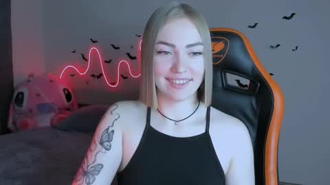 Snapshot of larakrein_lk chatting on October 24, 3:19 pm LaraKrein lk online show from October 24, 3:19 pm