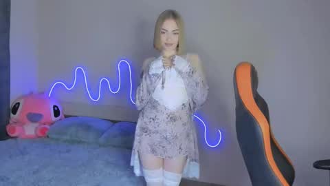 Snapshot of larakrein_lk chatting on November 24, 3:23 pm LaraKrein lk online show from November 24, 3:23 pm