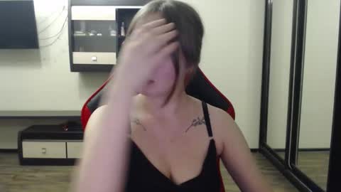 Snapshot of laralianna chatting on February 18, 3:43 pm Laralianna online show from February 18, 3:43 pm