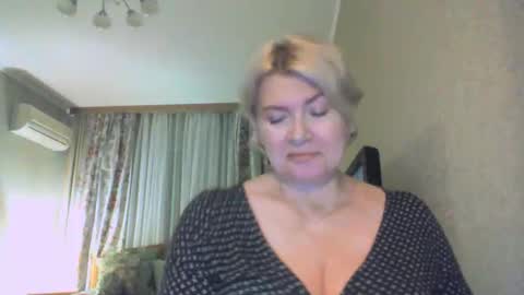 Snapshot of laramrs chatting on October 15, 4:18 pm laramrs online show from October 15, 4:18 pm