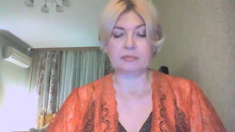 Snapshot of laramrs chatting on October 16, 4:52 pm laramrs online show from October 16, 4:52 pm
