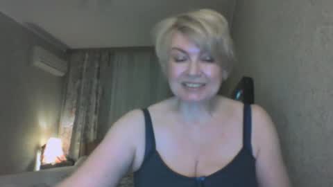 laramrs online show from April 18, 6:12 pm