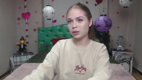 Snapshot of larapika chatting on November 4, 6:07 pm LaraPika online show from November 4, 6:07 pm