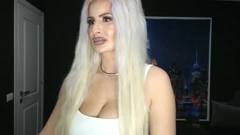 laras_moans online show from February 21, 8:29 am