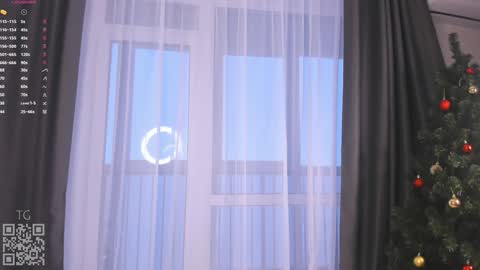 Snapshot of large_ocean chatting on January 16, 12:53 pm Rose online show from January 16, 12:53 pm