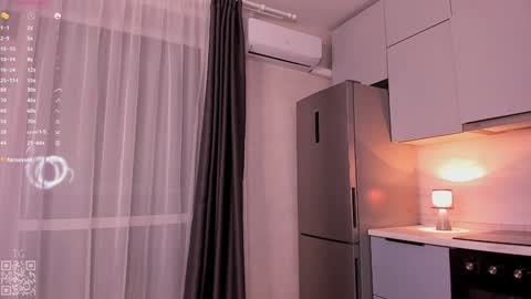 Snapshot of large_ocean chatting on January 23, 4:26 pm Rose online show from January 23, 4:26 pm