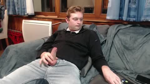 Snapshot of largebit17 chatting on January 6, 6:31 pm largebit17 online show from January 6, 6:31 pm