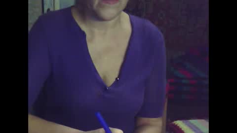 Snapshot of larisaq4ugo24 chatting on January 7, 3:33 pm larisaq4ugo24 online show from January 7, 3:33 pm