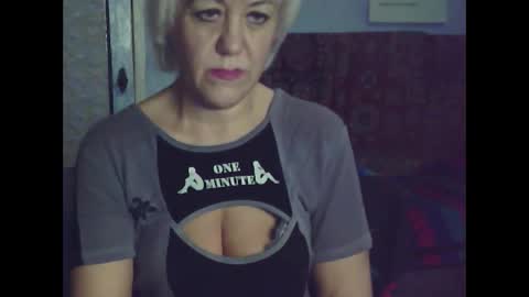 Snapshot of larisaq4ugo24 chatting on January 11, 10:51 am larisaq4ugo24 online show from January 11, 10:51 am