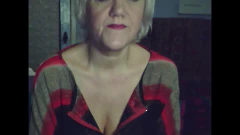 Snapshot of larisaq4ugo24 chatting on January 18, 7:49 am larisaq4ugo24 online show from January 18, 7:49 am