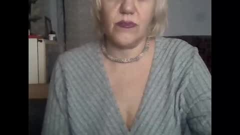 larisaq4ugo24 online show from January 12, 12:32 pm