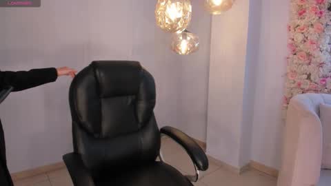 Larisa Smirnov online show from November 25, 3:28 am