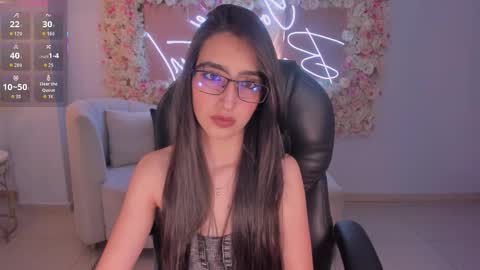 Larisa Smirnov online show from November 28, 5:10 am