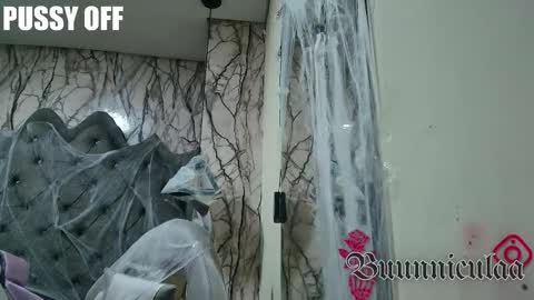 Snapshot of larissa01_ chatting on November 9, 2:32 am Lari online show from November 9, 2:32 am