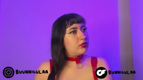 Snapshot of larissa01_ chatting on December 17, 7:20 pm Lari online show from December 17, 7:20 pm