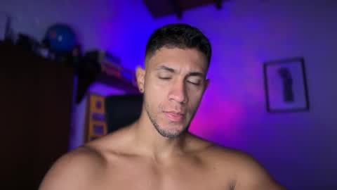 Snapshot of larry_jones chatting on November 2, 1:13 pm andrew online show from November 2, 1:13 pm