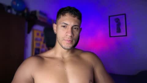 Snapshot of larry_jones chatting on November 6, 1:34 pm andrew online show from November 6, 1:34 pm