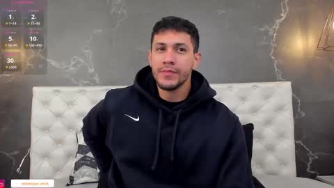 Snapshot of larry_jones chatting on December 2, 12:32 pm andrew online show from December 2, 12:32 pm