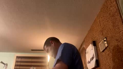 larrythelover23 online show from April 2, 4:32 am