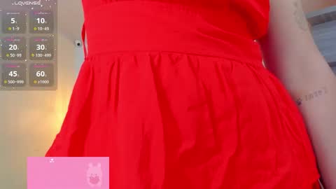 Snapshot of larsonmia chatting on November 12, 12:38 pm MIA online show from November 12, 12:38 pm