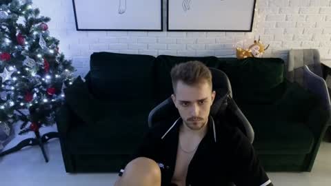 Snapshot of larstar01 chatting on December 5, 4:09 am Lars online show from December 5, 4:09 am