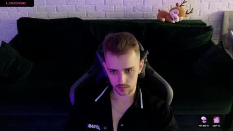 Snapshot of larstar01 chatting on January 8, 4:23 am Lars online show from January 8, 4:23 am