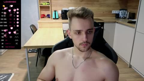 Snapshot of larstar01 chatting on February 3, 1:19 am Lars online show from February 3, 1:19 am