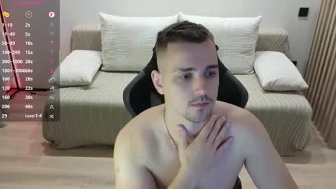 Snapshot of larstar01 chatting on September 19, 9:15 pm Lars online show from September 19, 9:15 pm