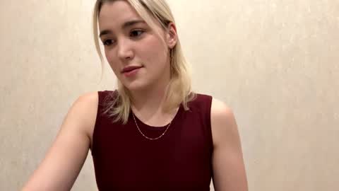 Snapshot of laruebaral chatting on February 18, 9:22 pm Betty online show from February 18, 9:22 pm