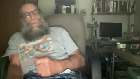 chris online show from November 9, 4:55 am