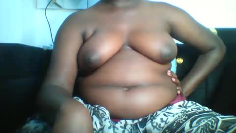 Snapshot of lasisi_ chatting on February 5, 8:43 am Lasisi online show from February 5, 8:43 am
