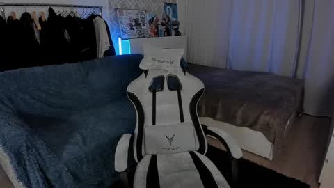 Snapshot of lastnight4you chatting on December 3, 4:47 am acie online show from December 3, 4:47 am