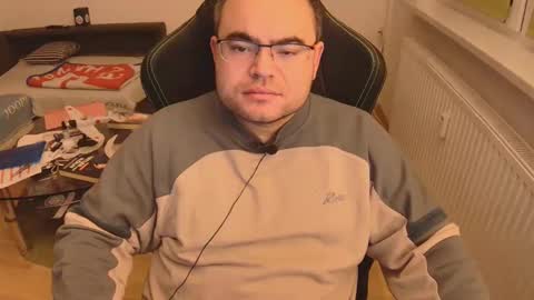 latexboy893 online show from November 23, 9:14 pm