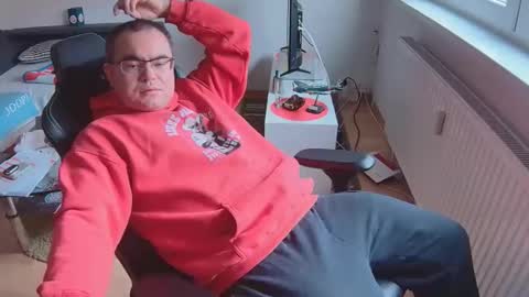 latexboy893 online show from November 30, 12:20 pm