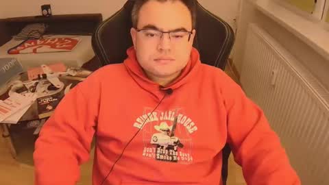 latexboy893 online show from December 1, 11:10 pm