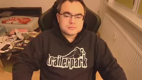 latexboy893 online show from December 21, 9:11 pm