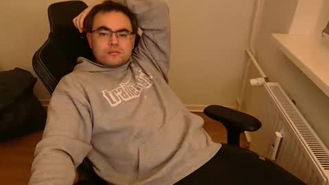 latexboy893 online show from February 16, 9:11 pm