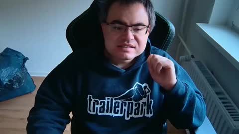 latexboy893 online show from February 25, 8:46 am