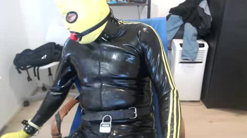 Snapshot of latexslaafboy2 chatting on March 10, 10:15 am latexslaafboy online show from March 10, 10:15 am