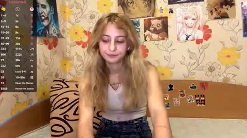 Snapshot of laticiacalicutt chatting on November 3, 3:46 pm Amelia online show from November 3, 3:46 pm