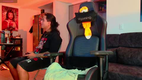 Snapshot of latin_couple77 chatting on February 1, 10:26 am Sara y Andy online show from February 1, 10:26 am