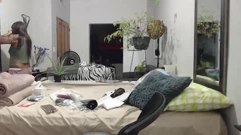 Snapshot of latin_meg chatting on December 2, 11:11 pm M E G A N online show from December 2, 11:11 pm