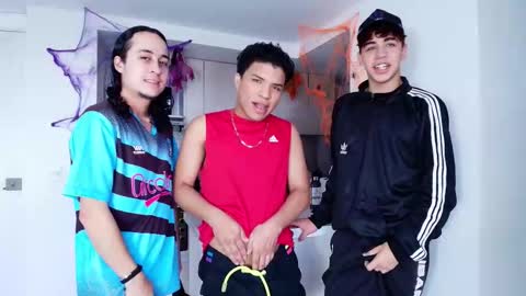 latin_naughty_boys online show from October 19, 9:59 pm